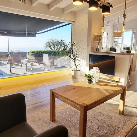 Sofia, Vistas Al Teide Y Al Mar *