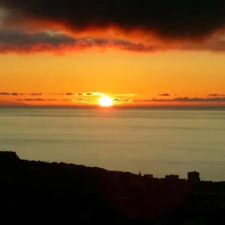 Sofia, Vistas Al Teide Y Al Mar * לה אורוטבה